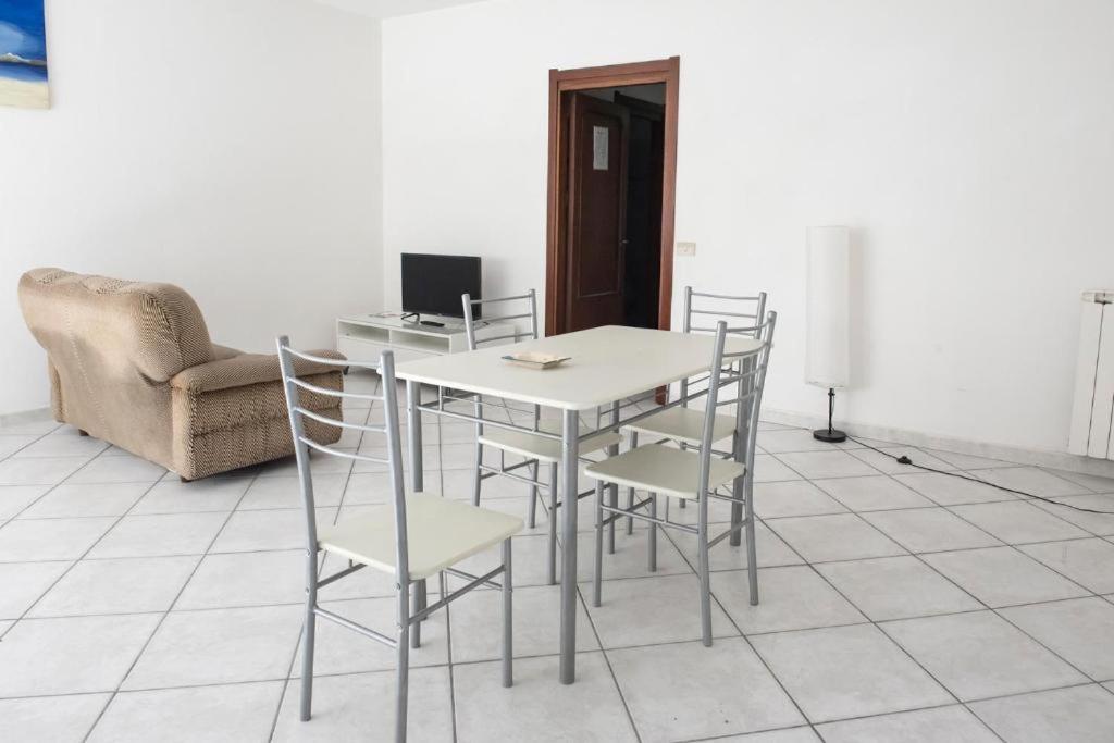 N202 - Numana, Comodo Bilocale Vicino Al Mare Exterior foto